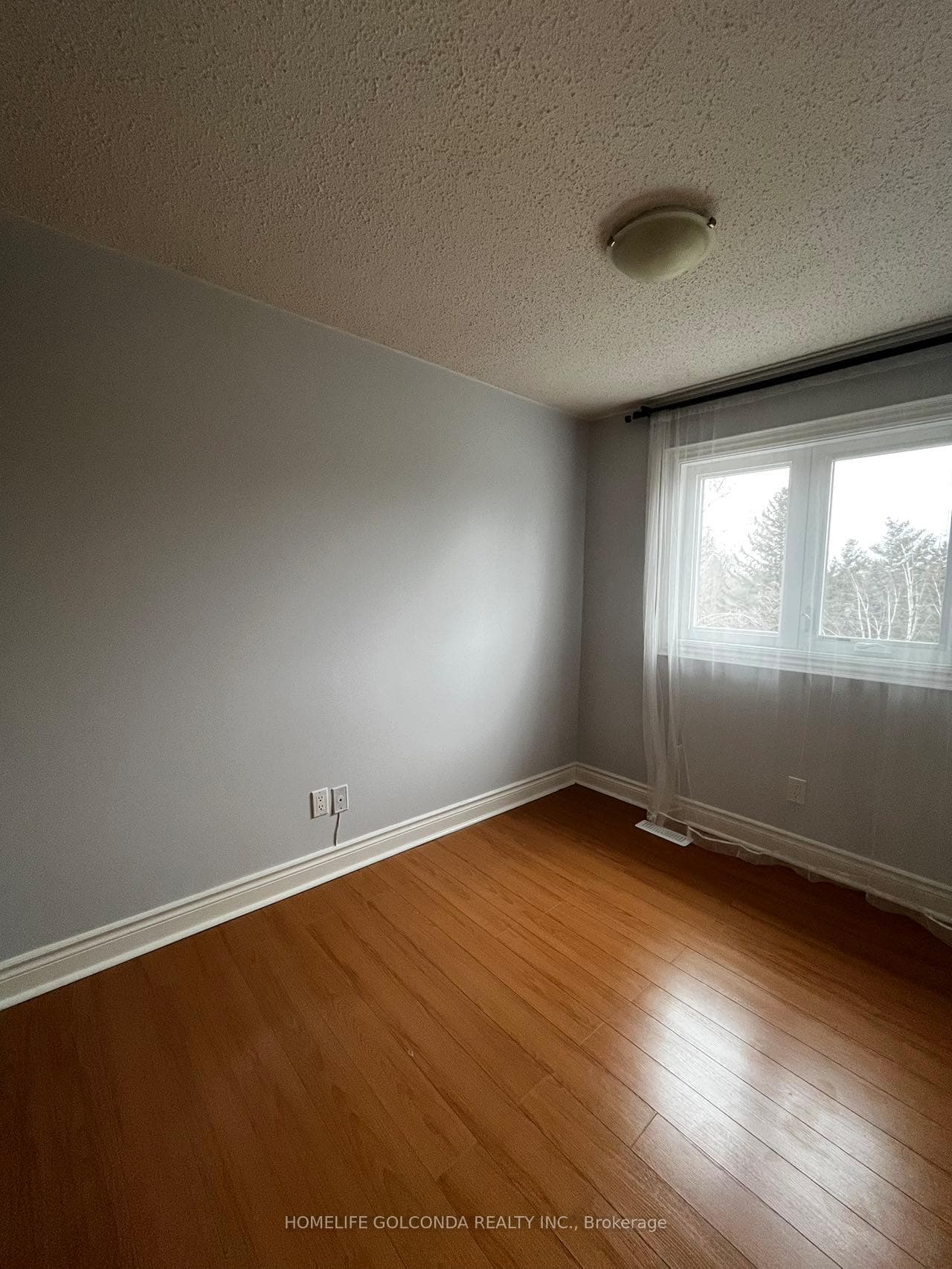 102 Seamist Crescent photo 9