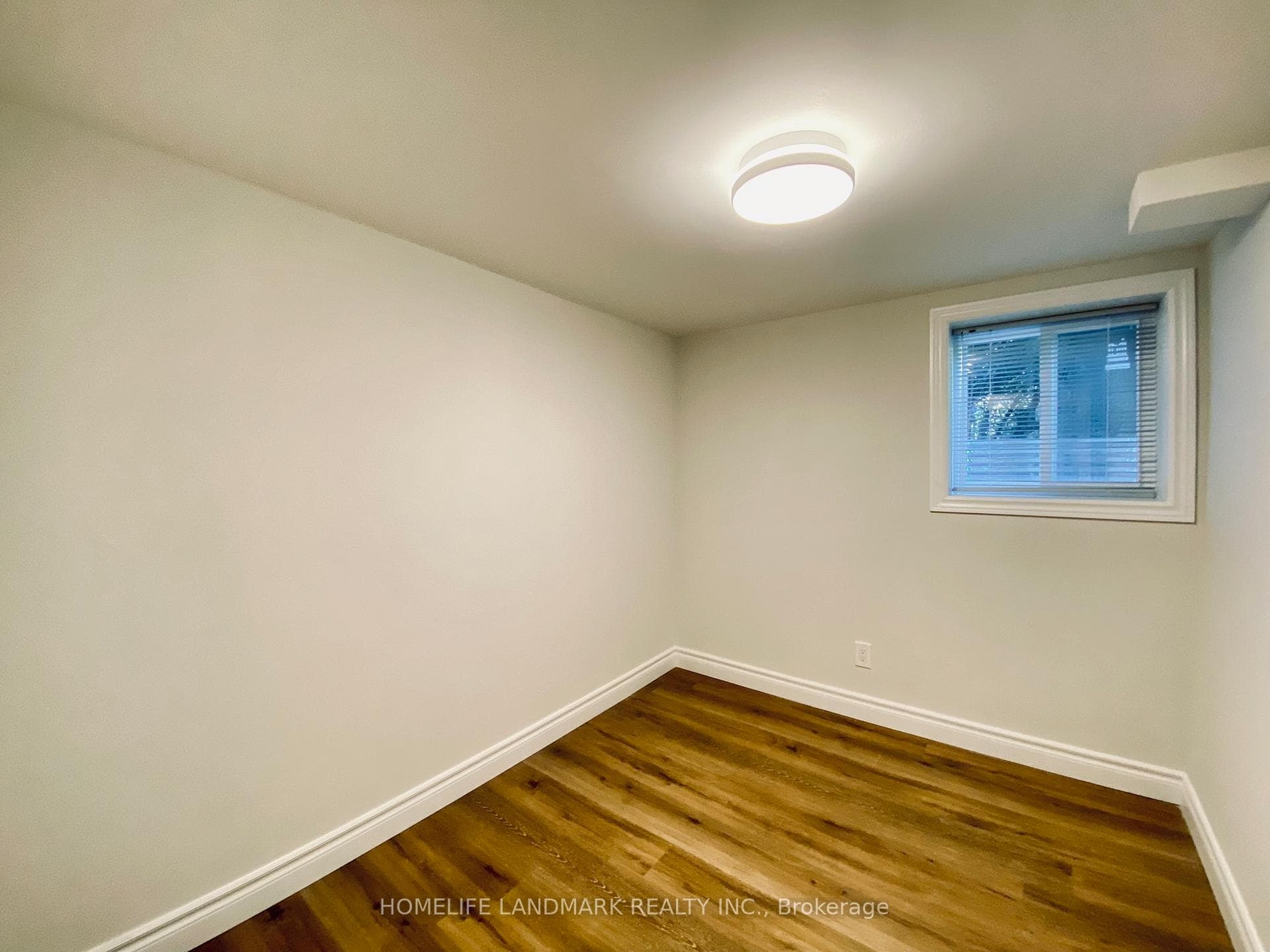 156 Guildwood Parkway Unit Lower-A photo 14
