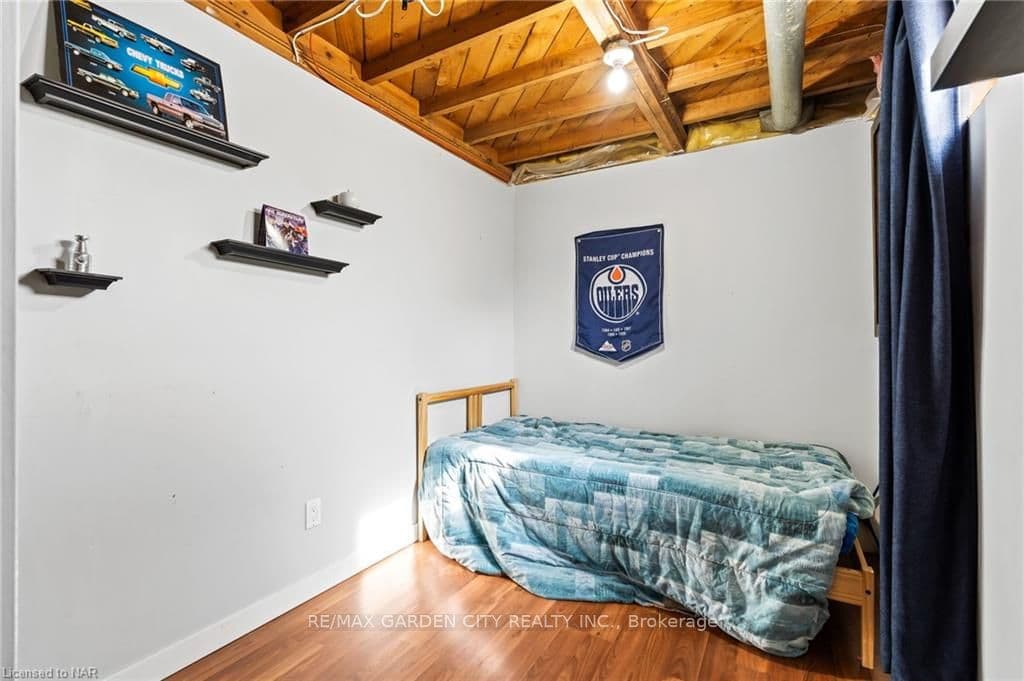 18 HILDA Street photo 23