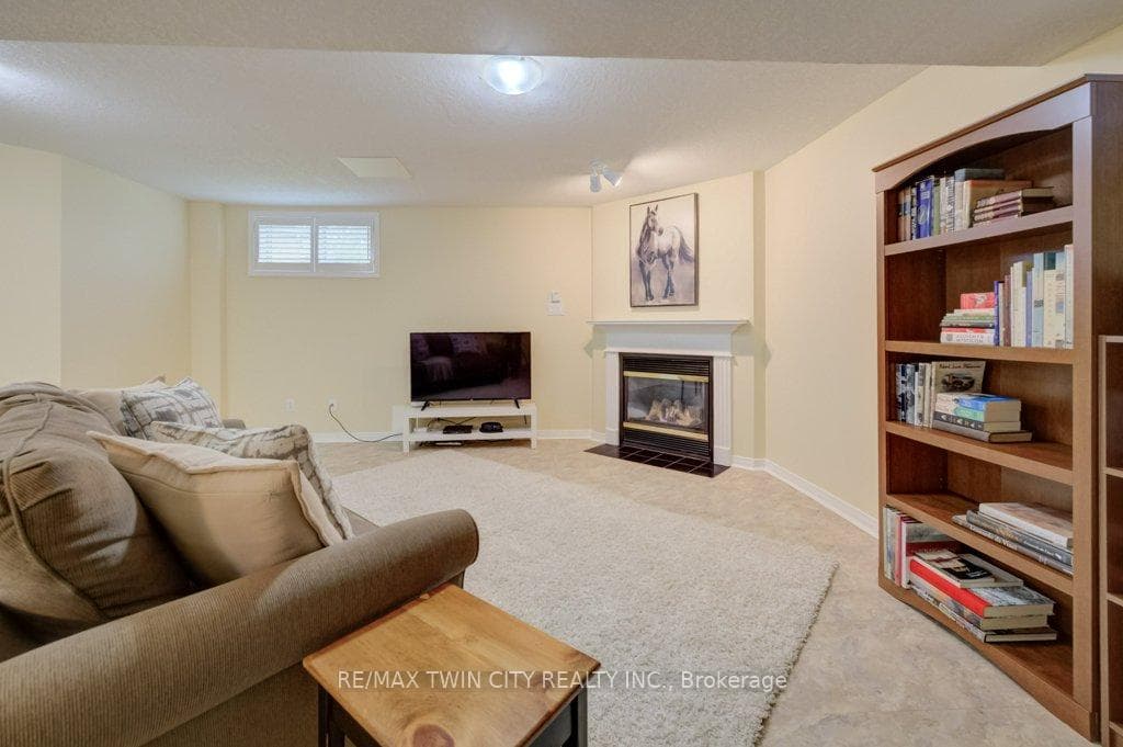 545 Laurelwood Drive Unit 13 photo 32