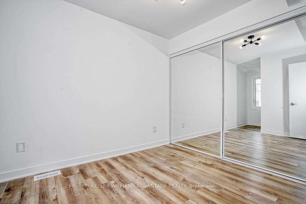 40 Ed Clark Gardens Unit TH17 photo 12