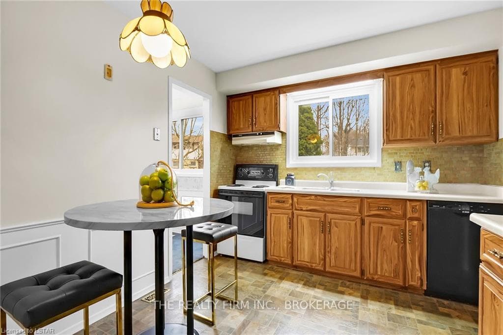 171 ESTELLA Court photo 12