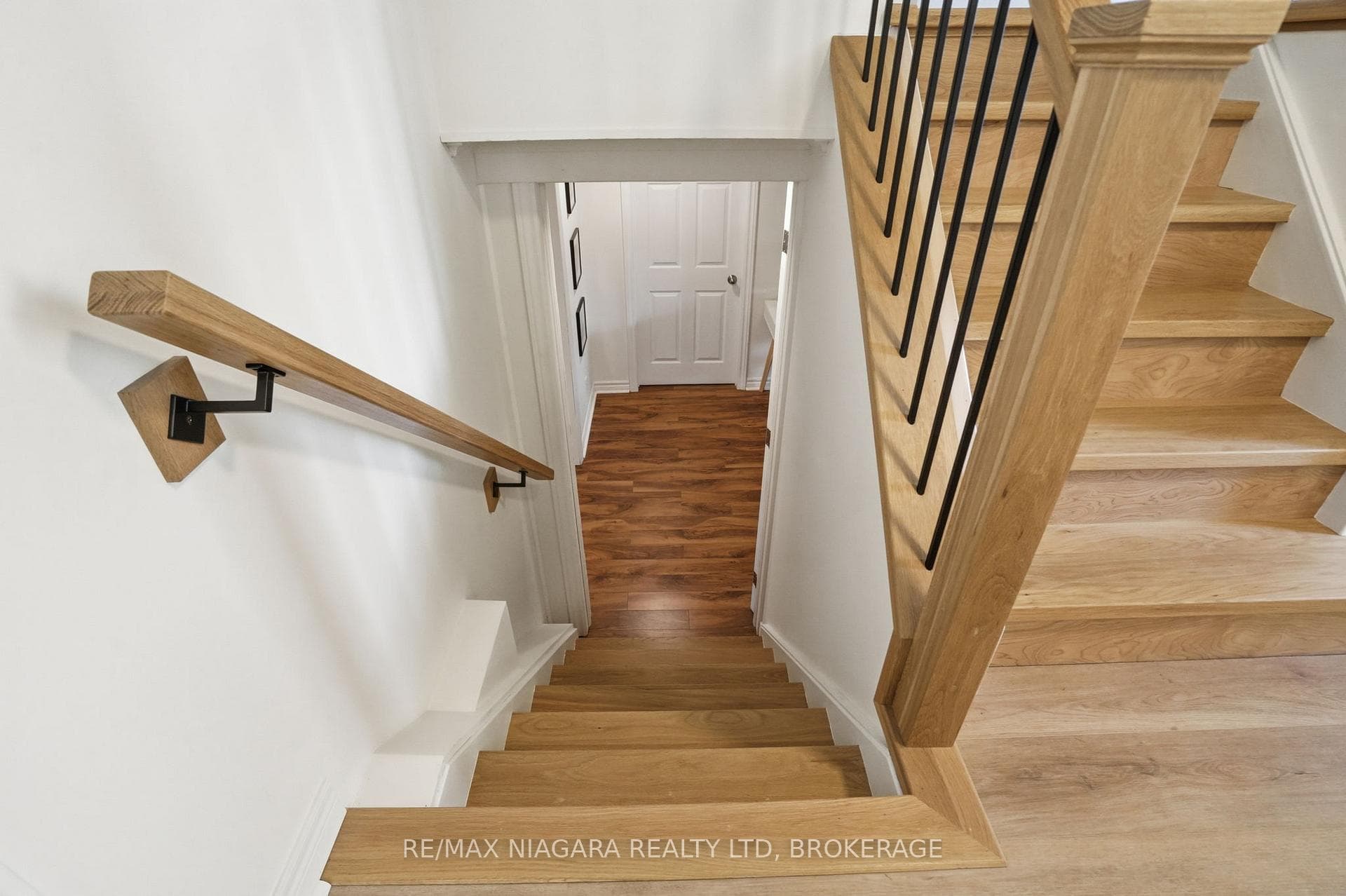 129 Elma Street photo 26
