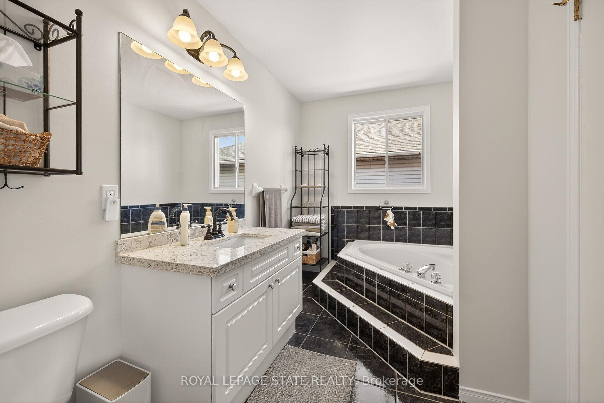 110 Jacqueline Boulevard photo 23