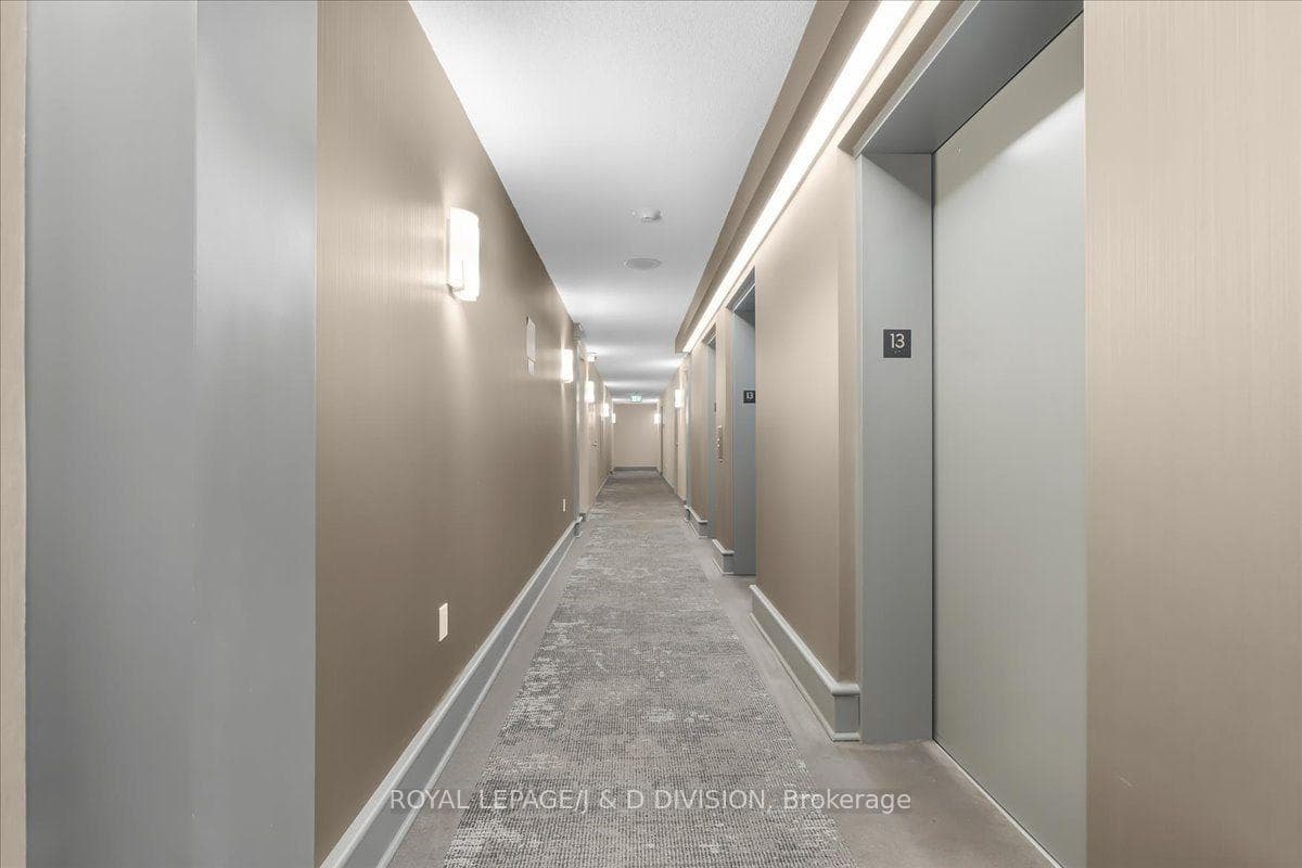 21 Overlea Boulevard Unit 1306 photo 3