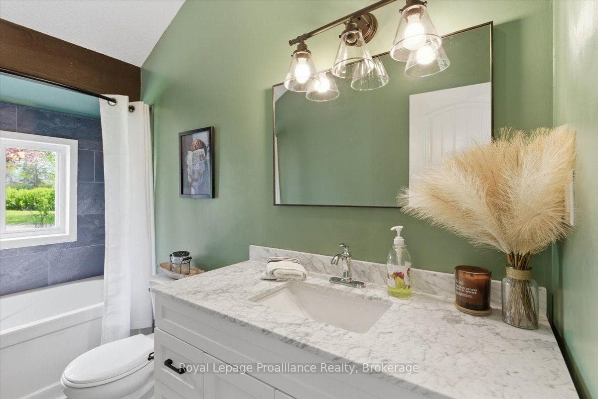 659 Moira Road photo 22