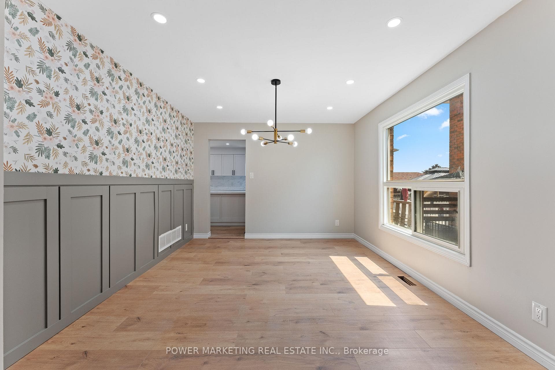 3 Newbury Crescent photo 14