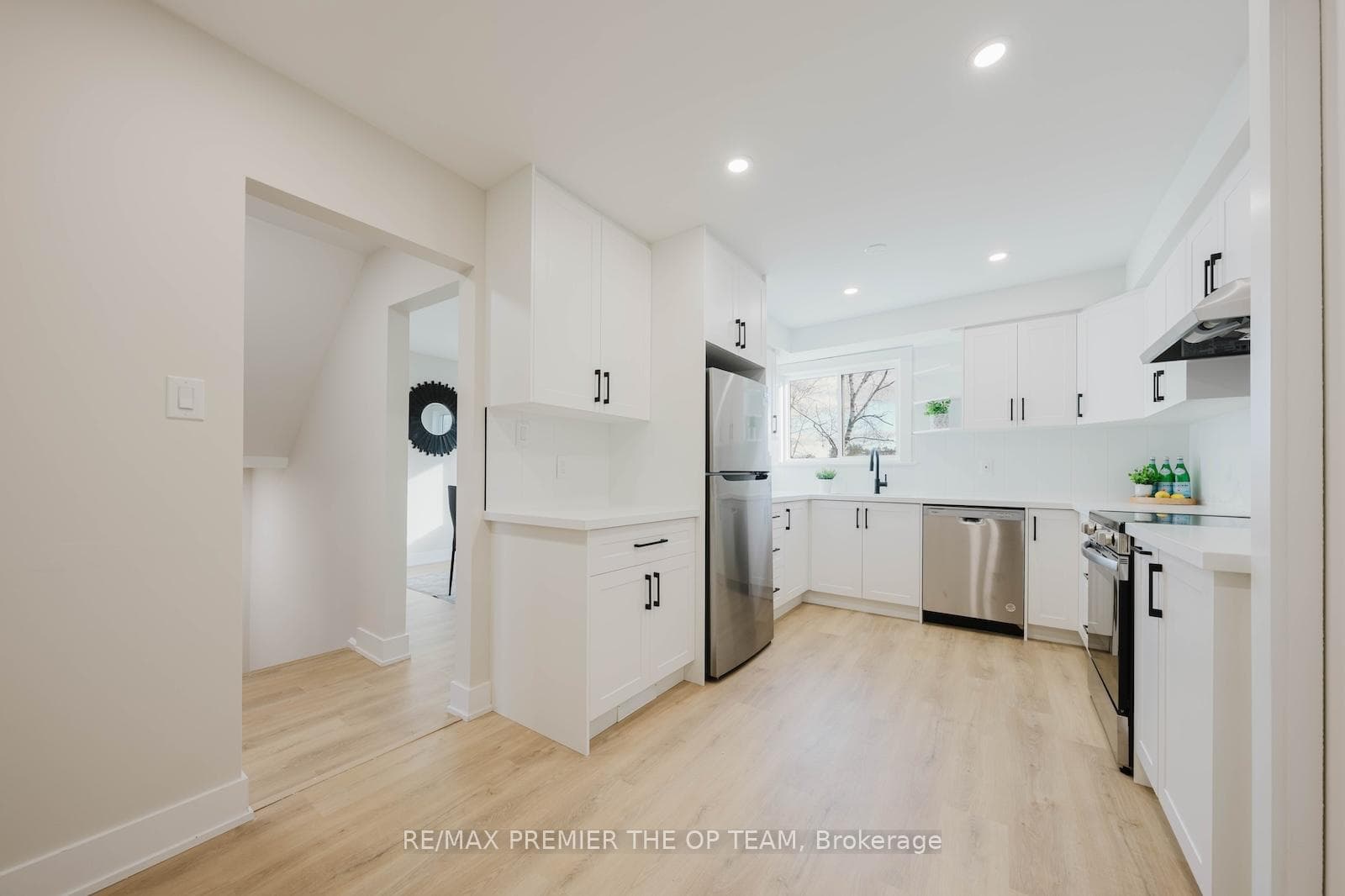 22 Henderson Drive photo 17