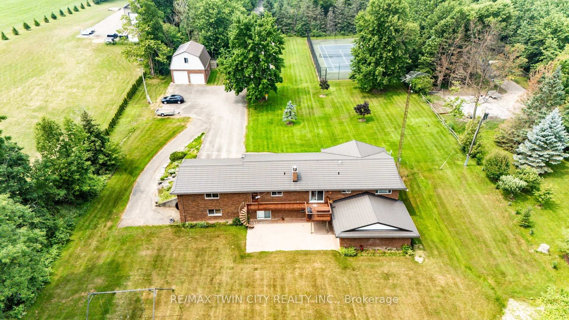 1177 Perth Street photo 47