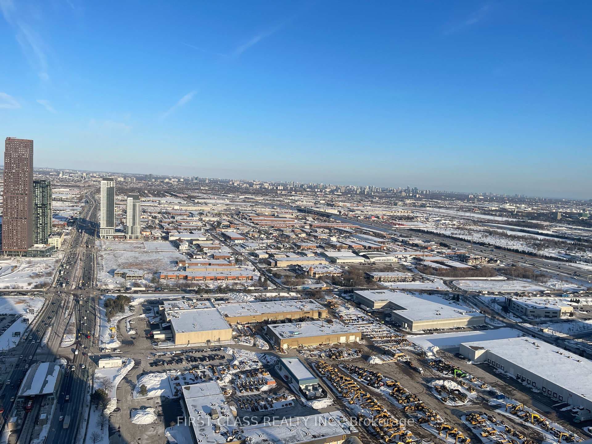 8 Interchange Way Unit 5607 photo 6