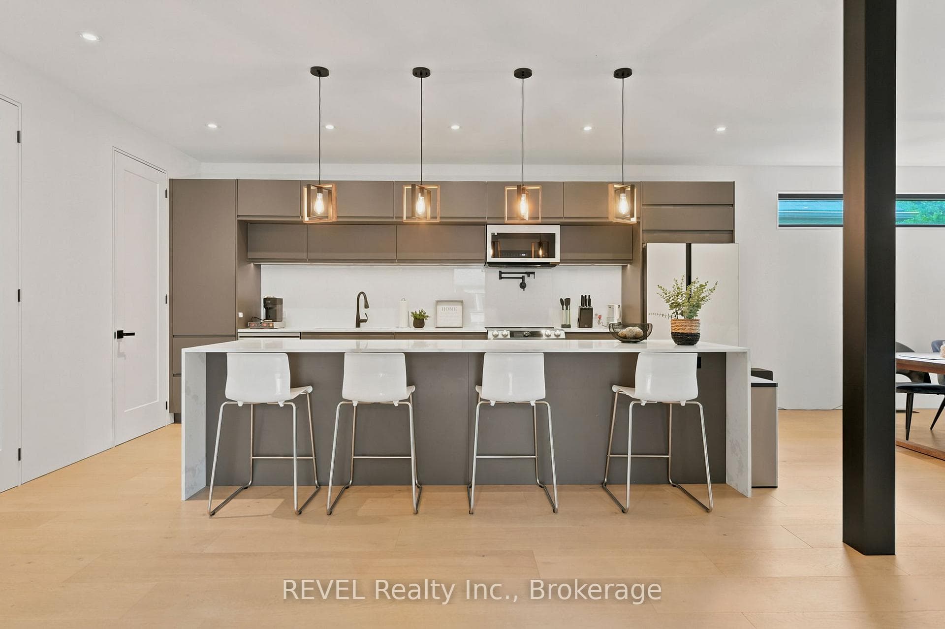 81 Mackenzie King Avenue photo 8