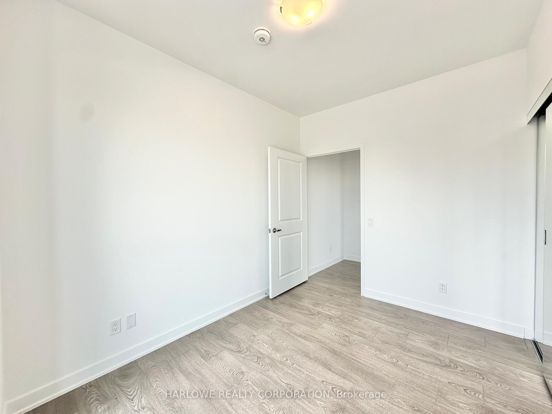 543 Richmond Street Unit 1404 photo 11