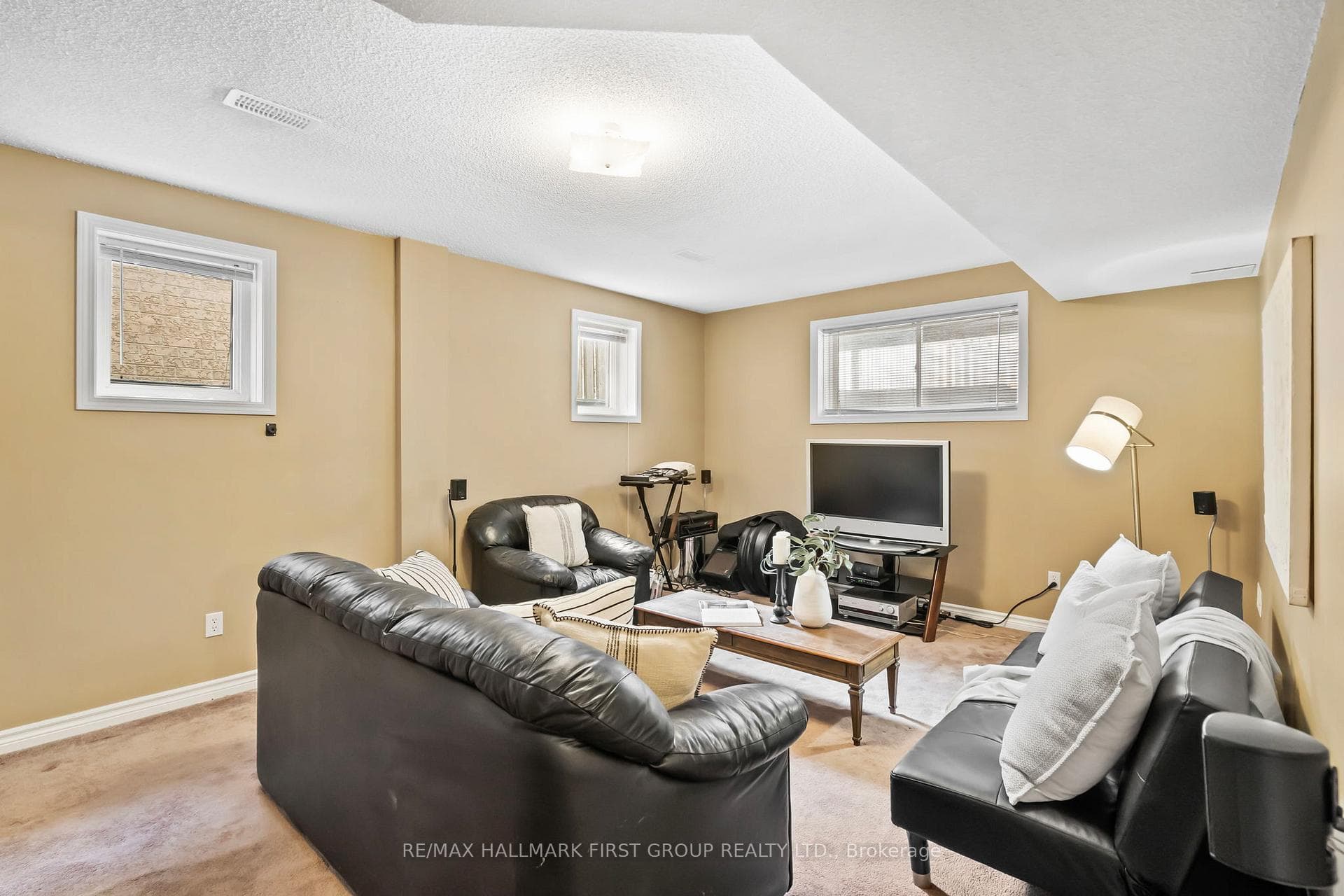 20 Montague Avenue photo 32