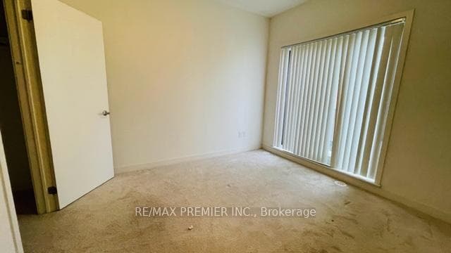 60 Orchid Place Drive Unit 7 photo 8