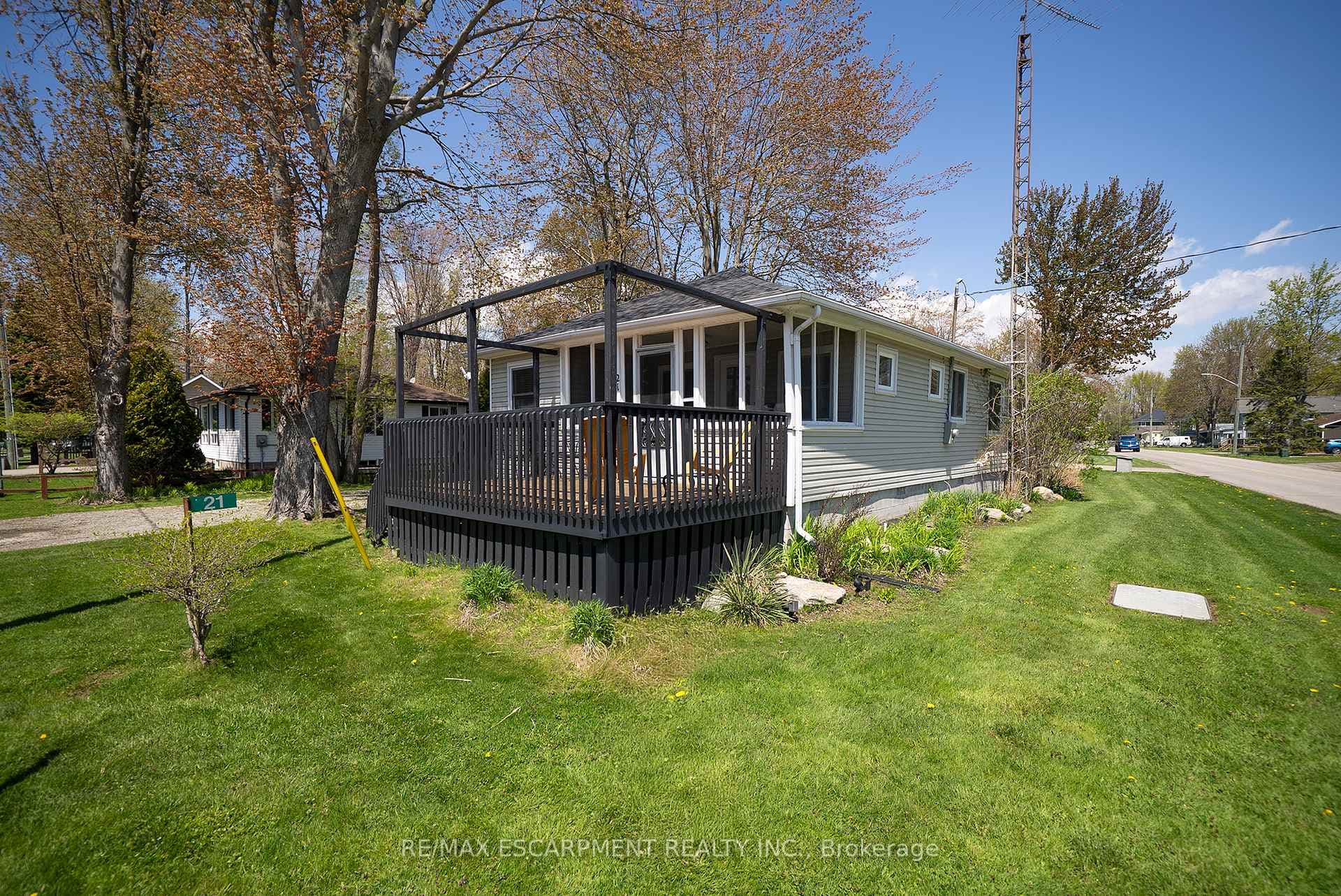 21 FERRIS Street photo 4