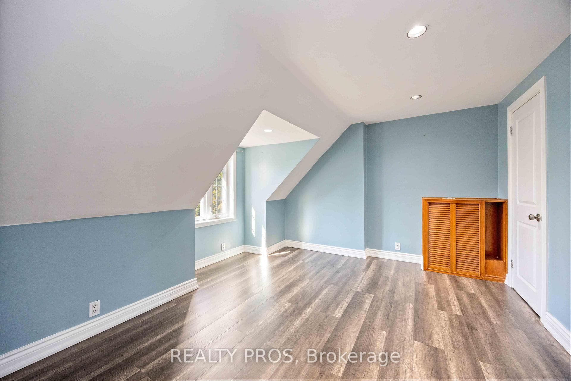33 Lansdowne Avenue photo 27