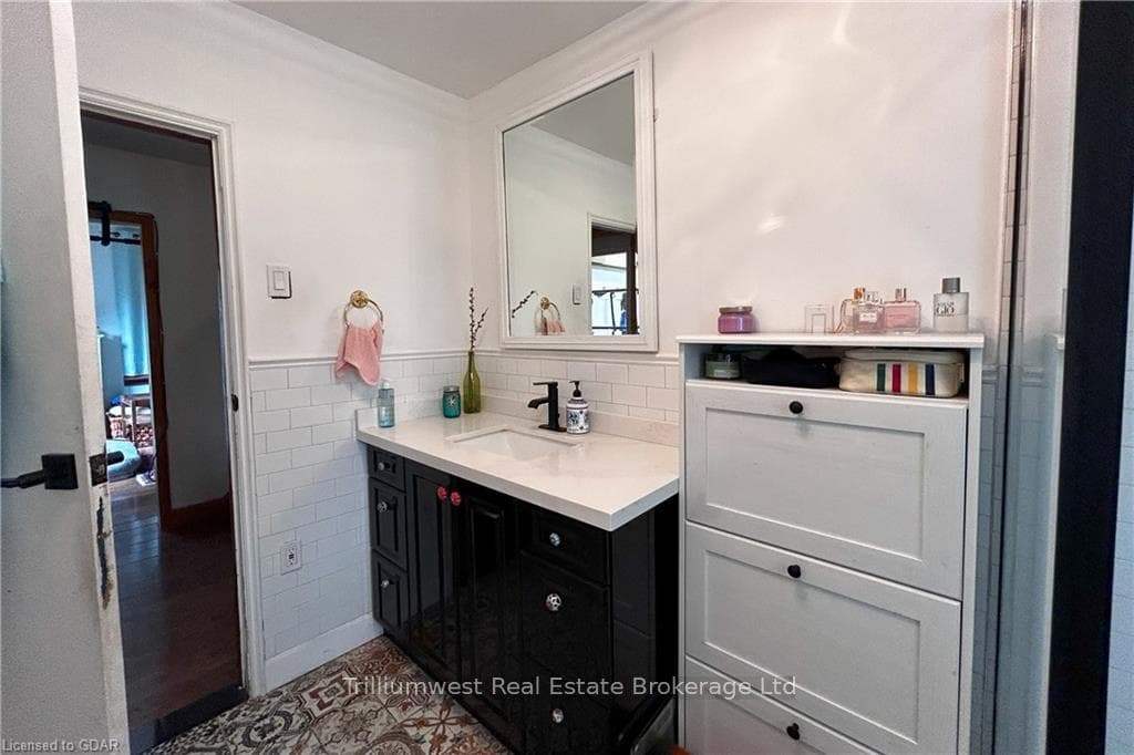 17704 MCLAREN Road photo 9