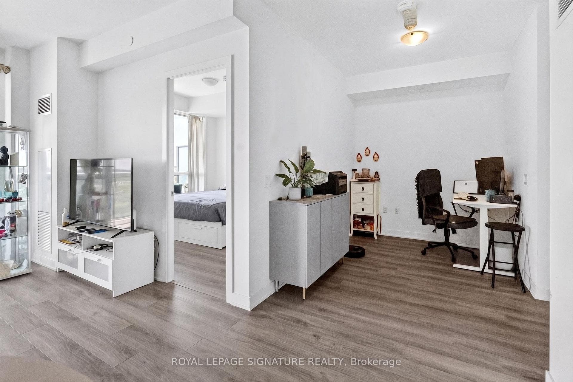 4699 Glen Erin Drive Unit 1504 photo 13