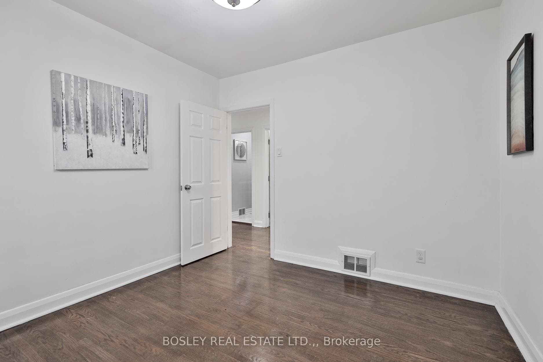 136 Regina Avenue photo 17