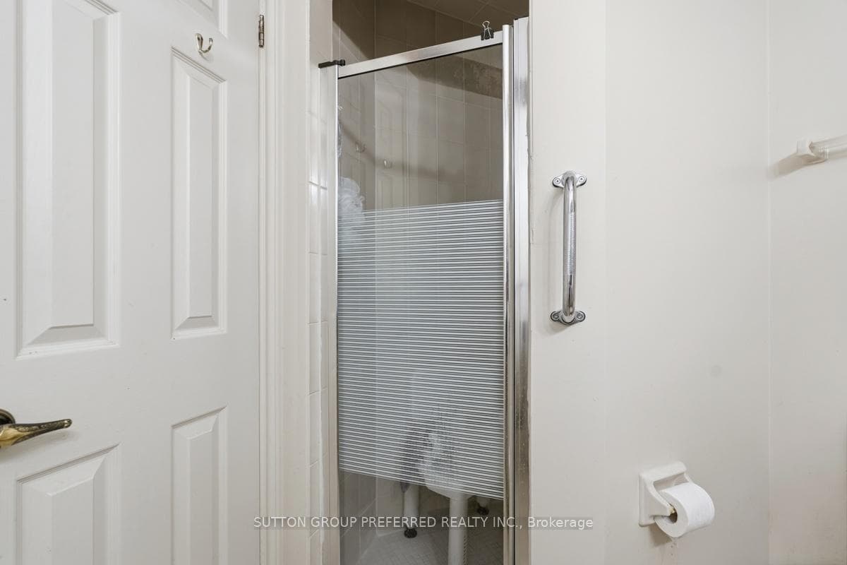 65 Fiddlers Green Road Unit 23 photo 31