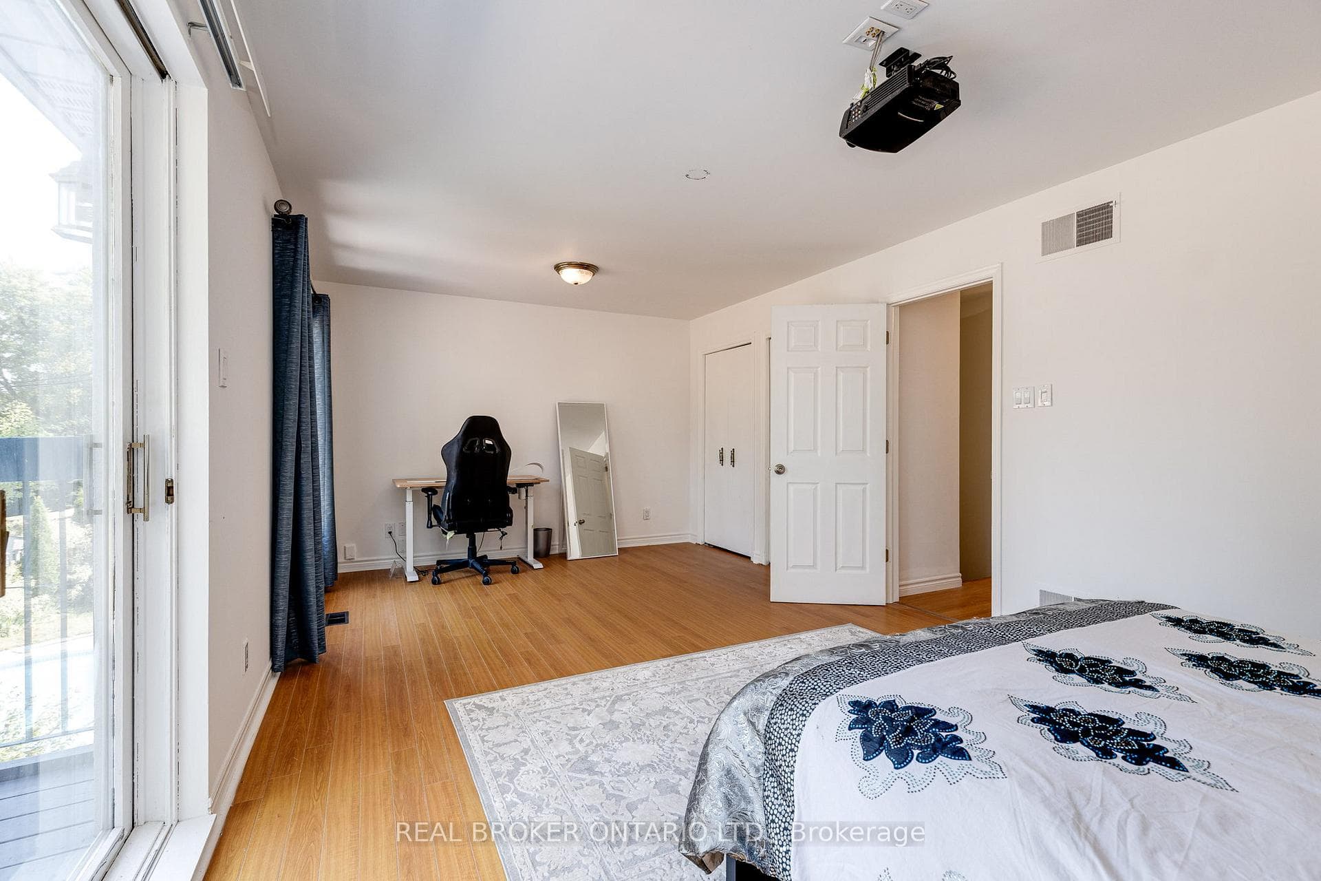 3 Yewfield Crescent Unit Upper photo 14