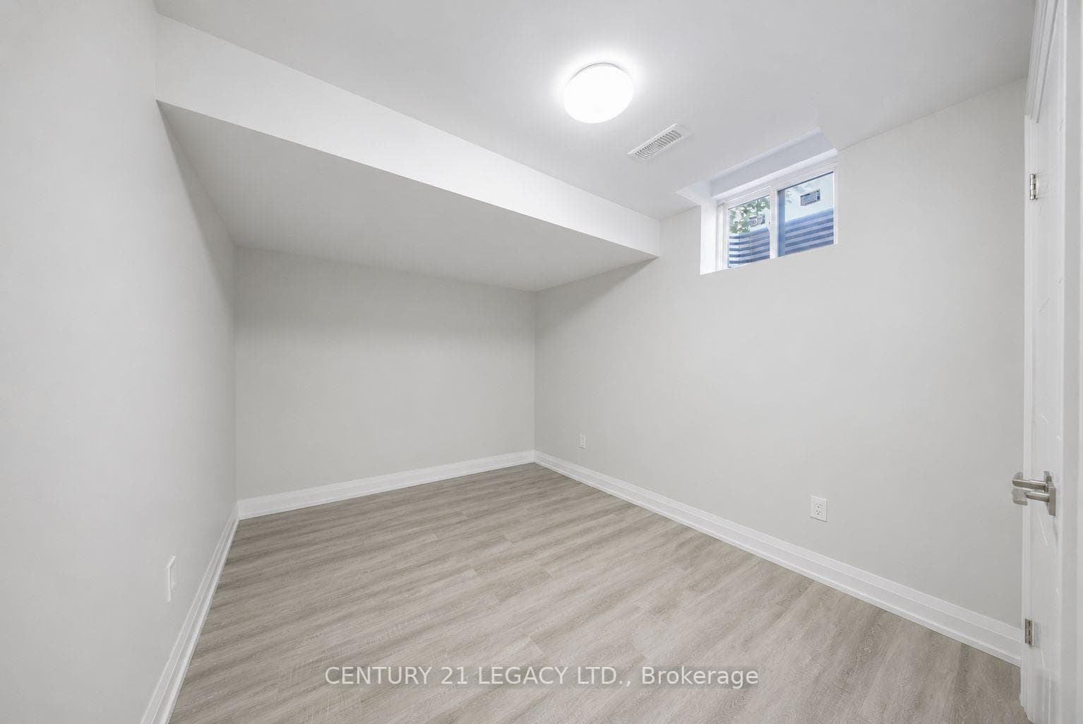 1296 Tall Pine Avenue photo 26