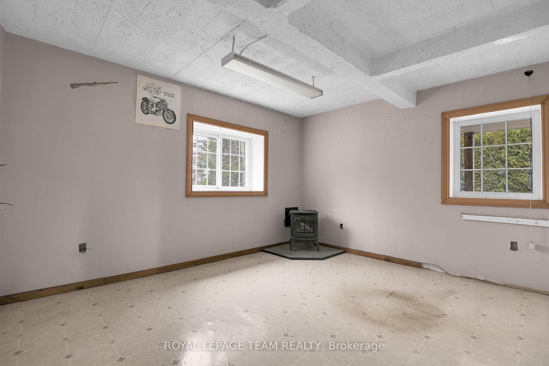 123 Charlotte Street photo 39