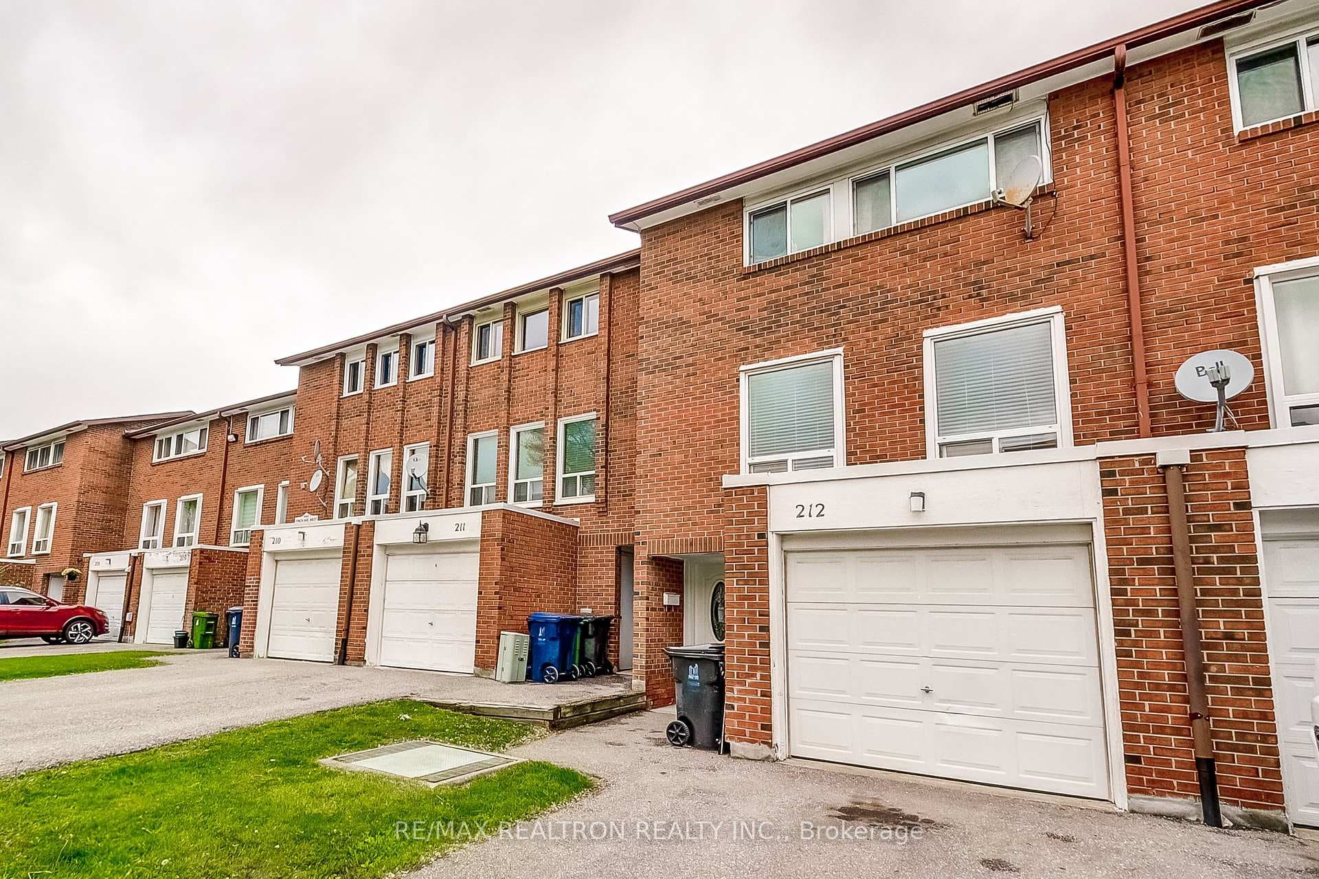 6442 Finch Avenue Unit 212 photo 2