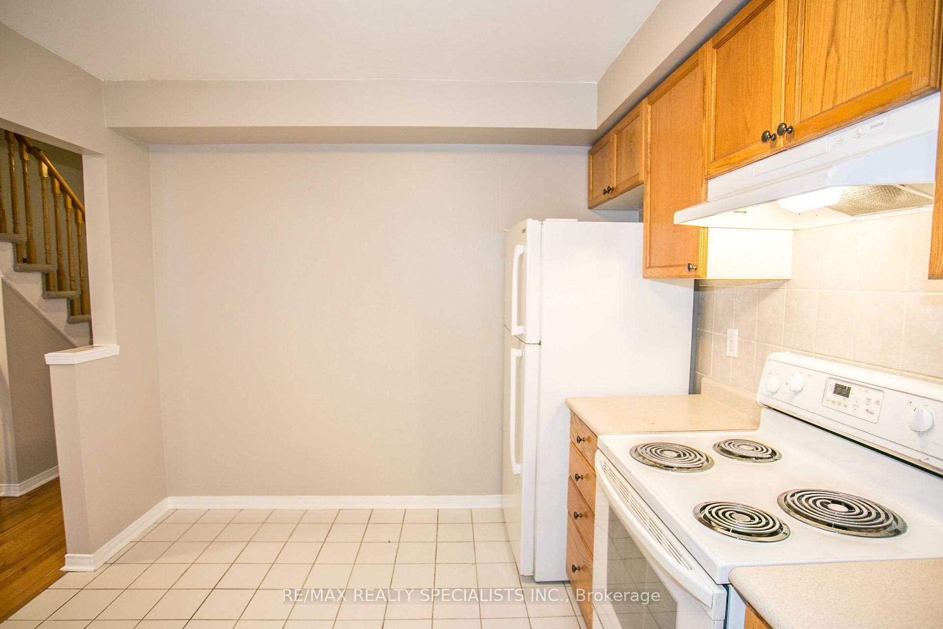 98 Joymar Drive photo 8