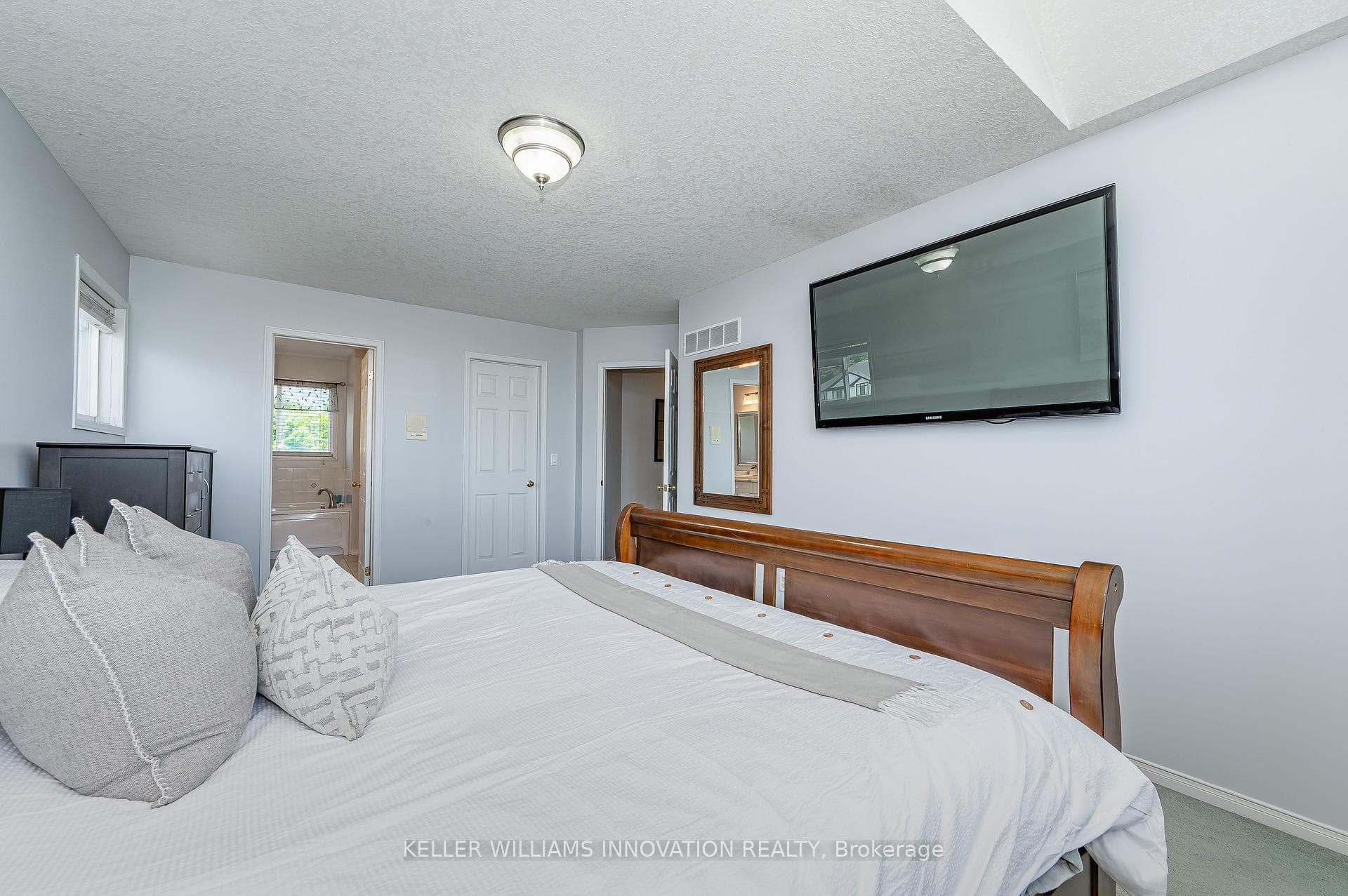 15 Watson Crescent photo 20