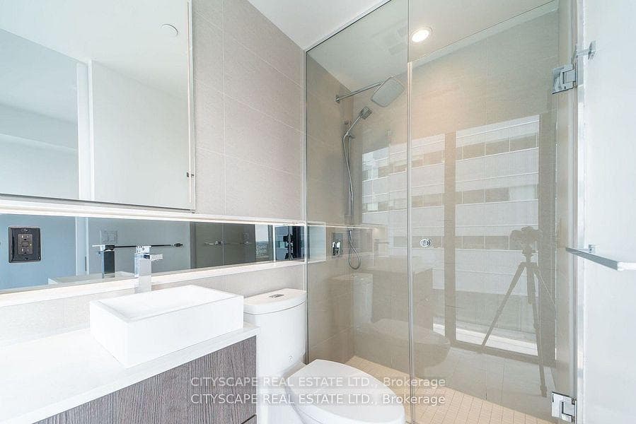 215 Queen Street Unit 2505 photo 8