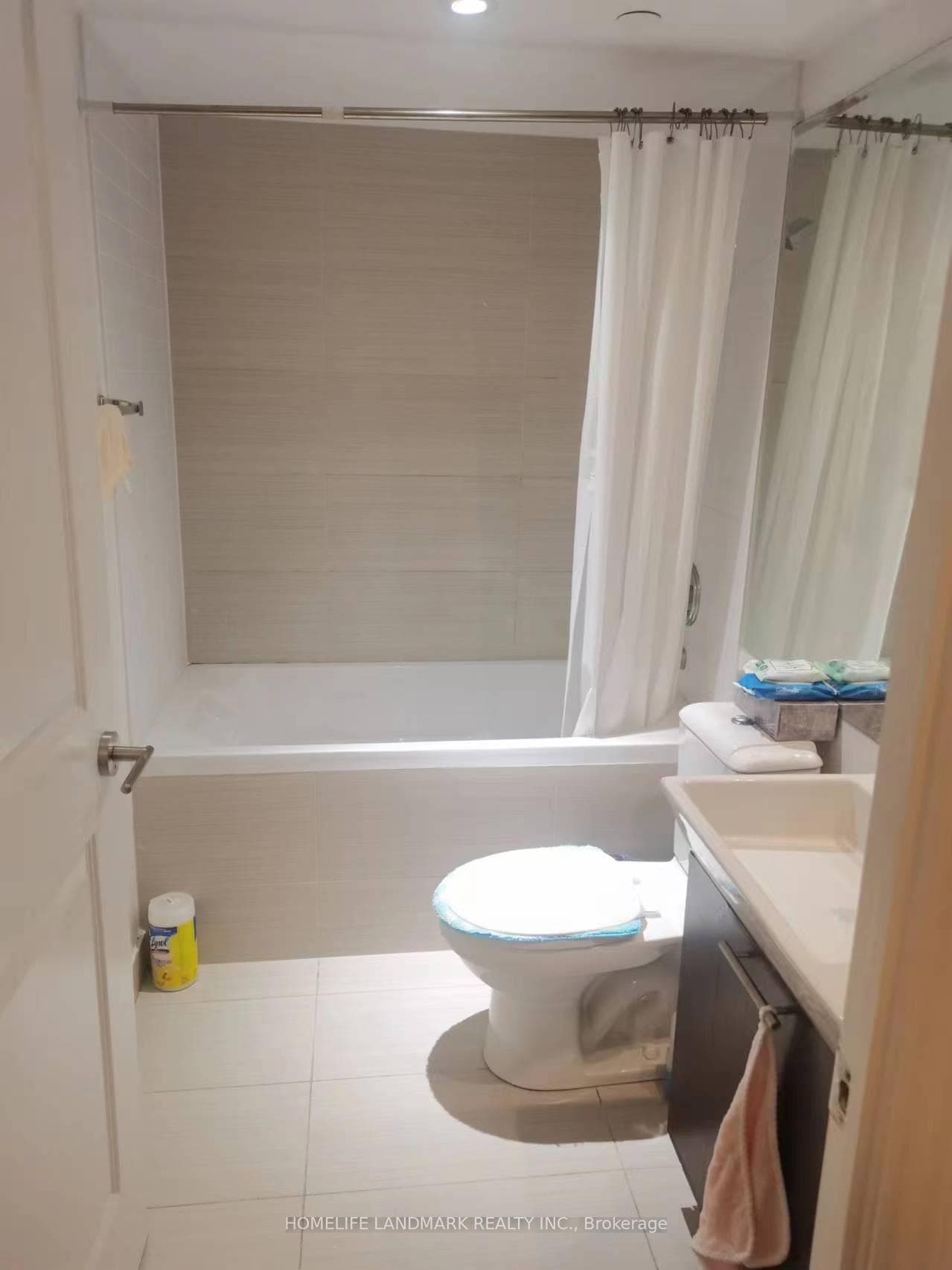 386 Yonge Street Unit 4206 photo 6