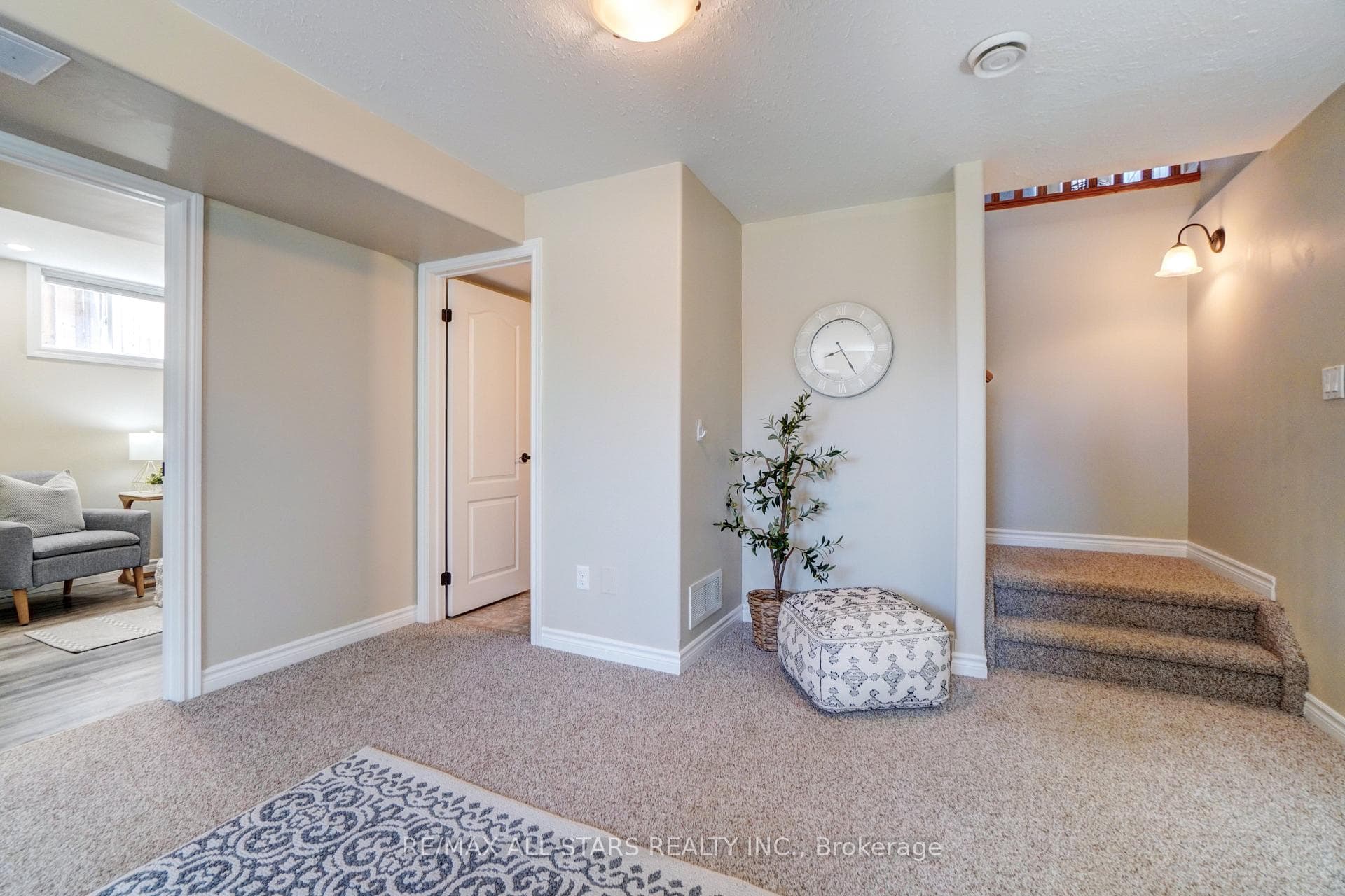 14 Laurent Boulevard photo 24
