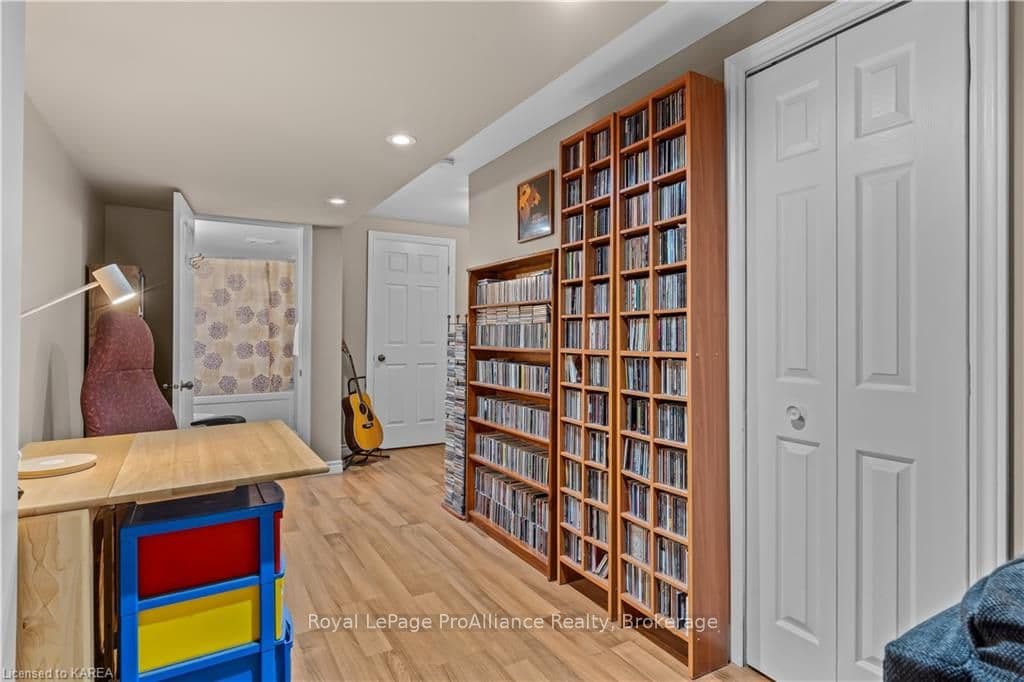 1455 ALBANY Drive photo 28