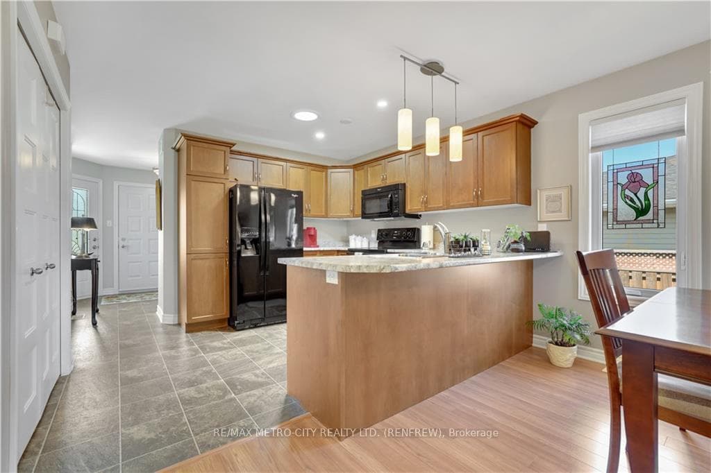 219 FOXDEN Street photo 8