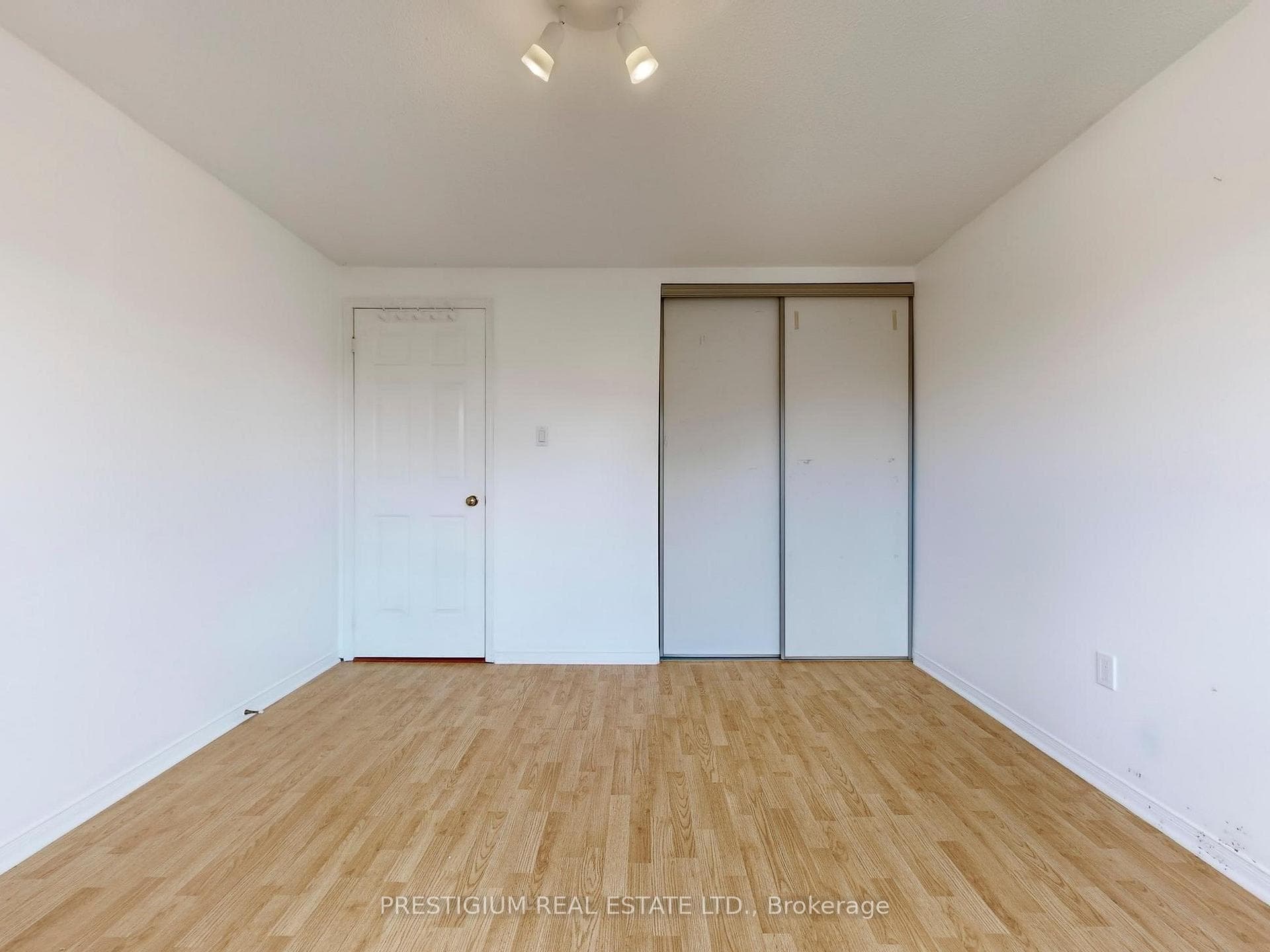 3400 Drummond Road photo 28