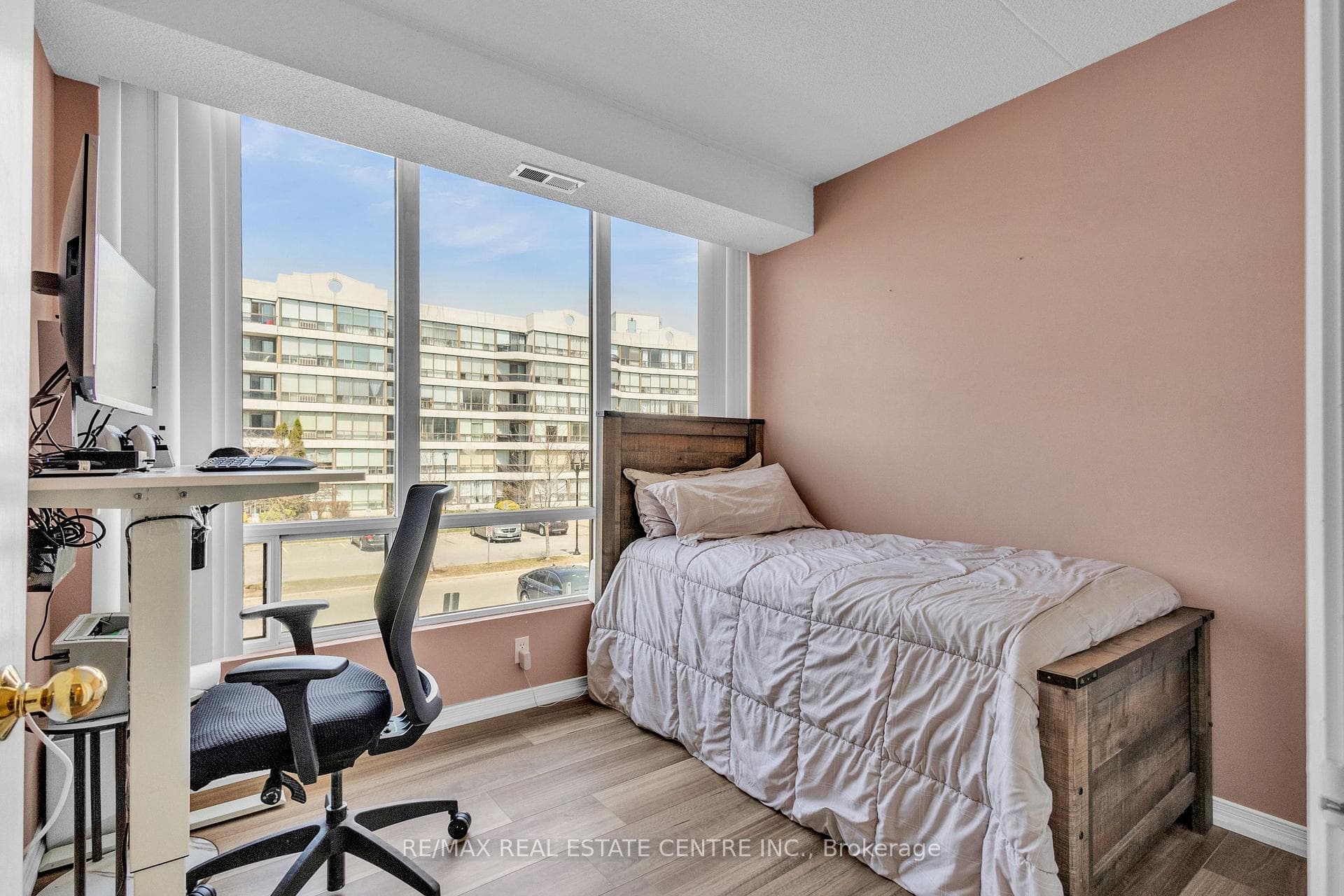 105 BAGOT Street Unit 202 photo 26