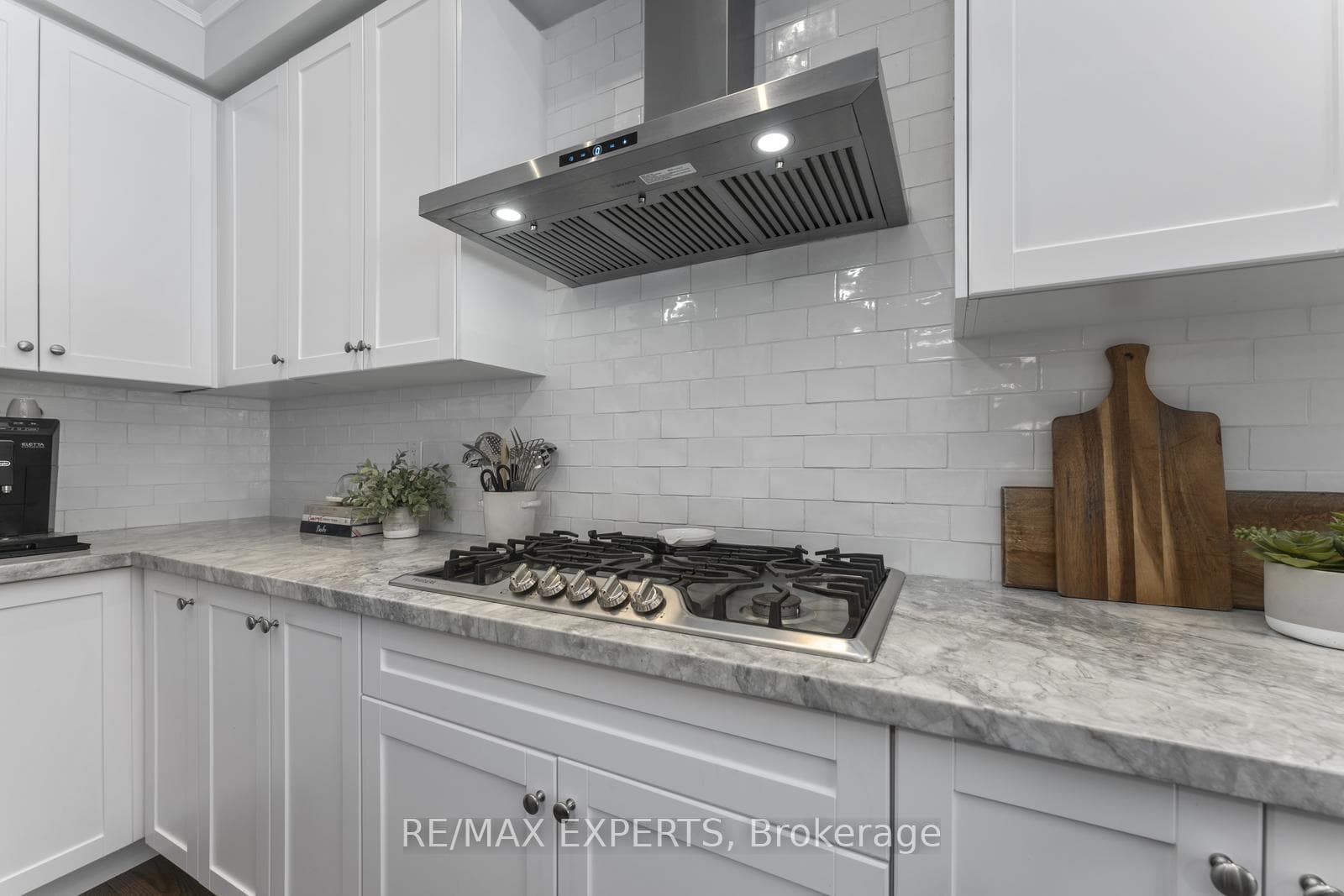 30 Zenith Avenue photo 13