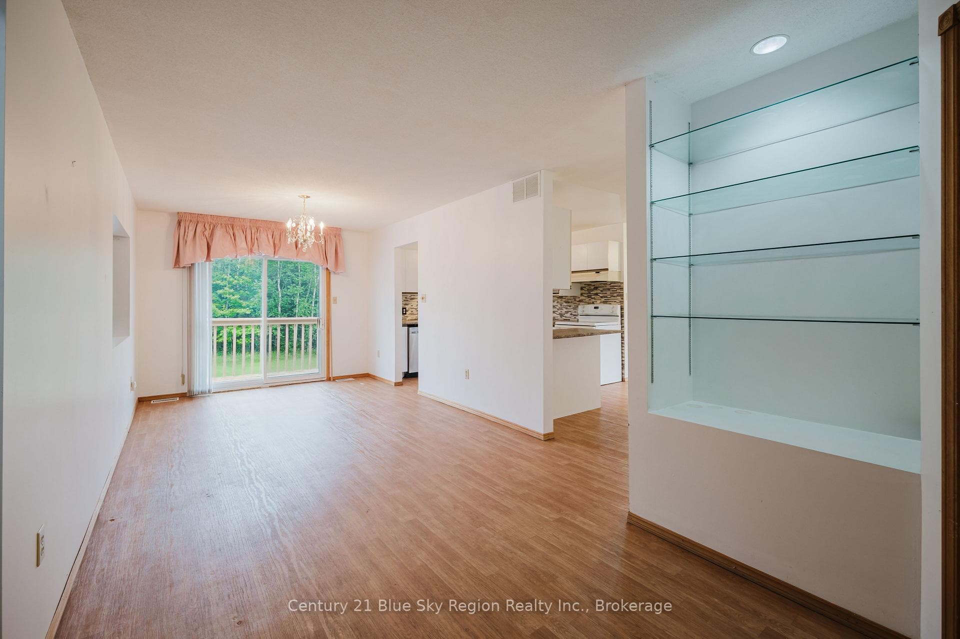 69 Waukegan Road photo 8