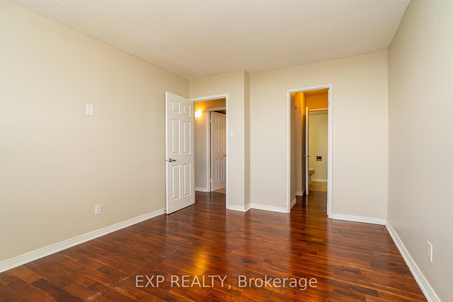 900 DYNES Road Unit 2107 photo 17