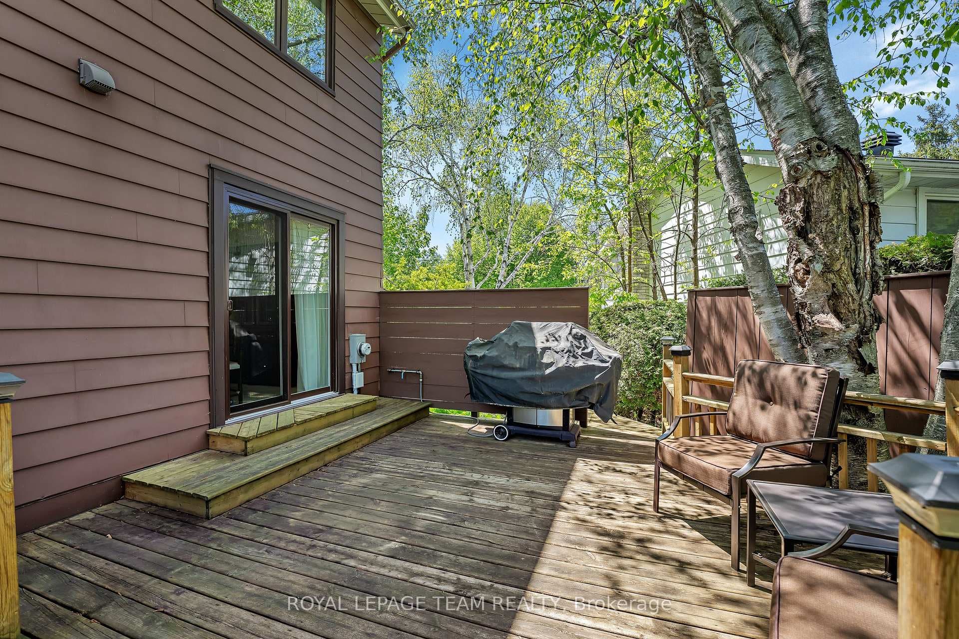 North-west facing yard/deck