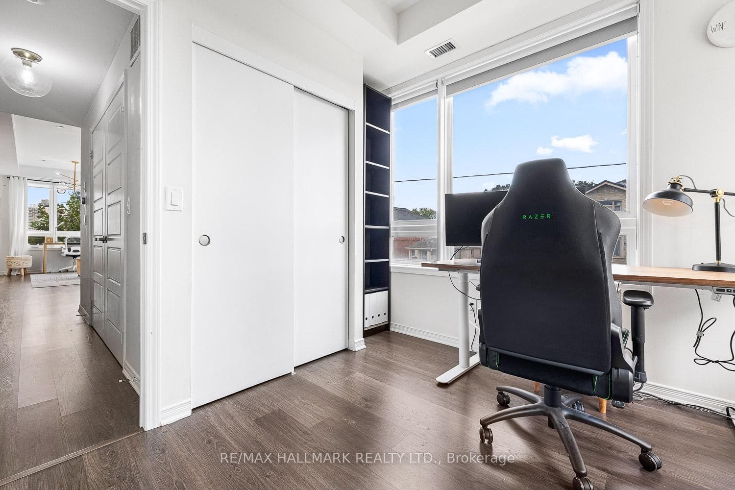 1110 Briar Hill Avenue Unit 201 photo 15