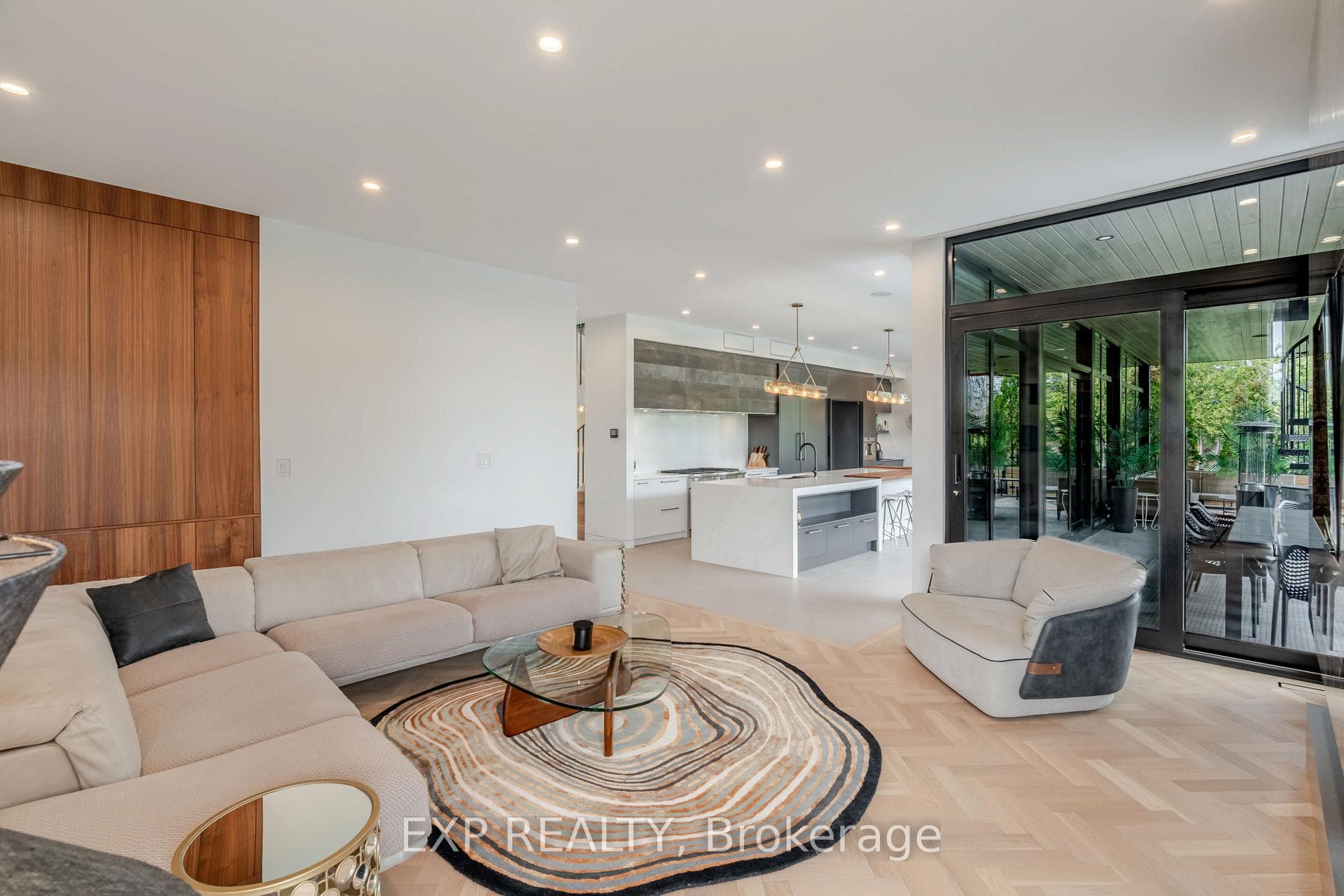 1979 Prince Of Wales Drive photo 16