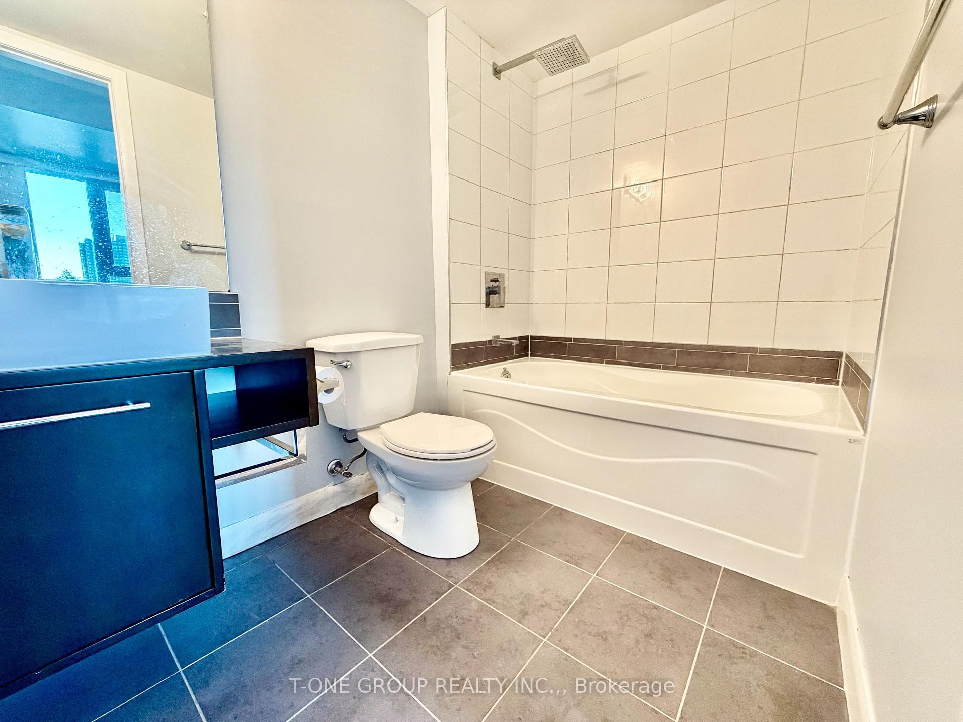 25 Town Centre Court Unit 323 photo 6