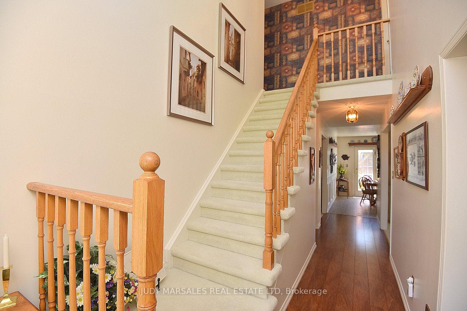 8 Lennard Crescent photo 22