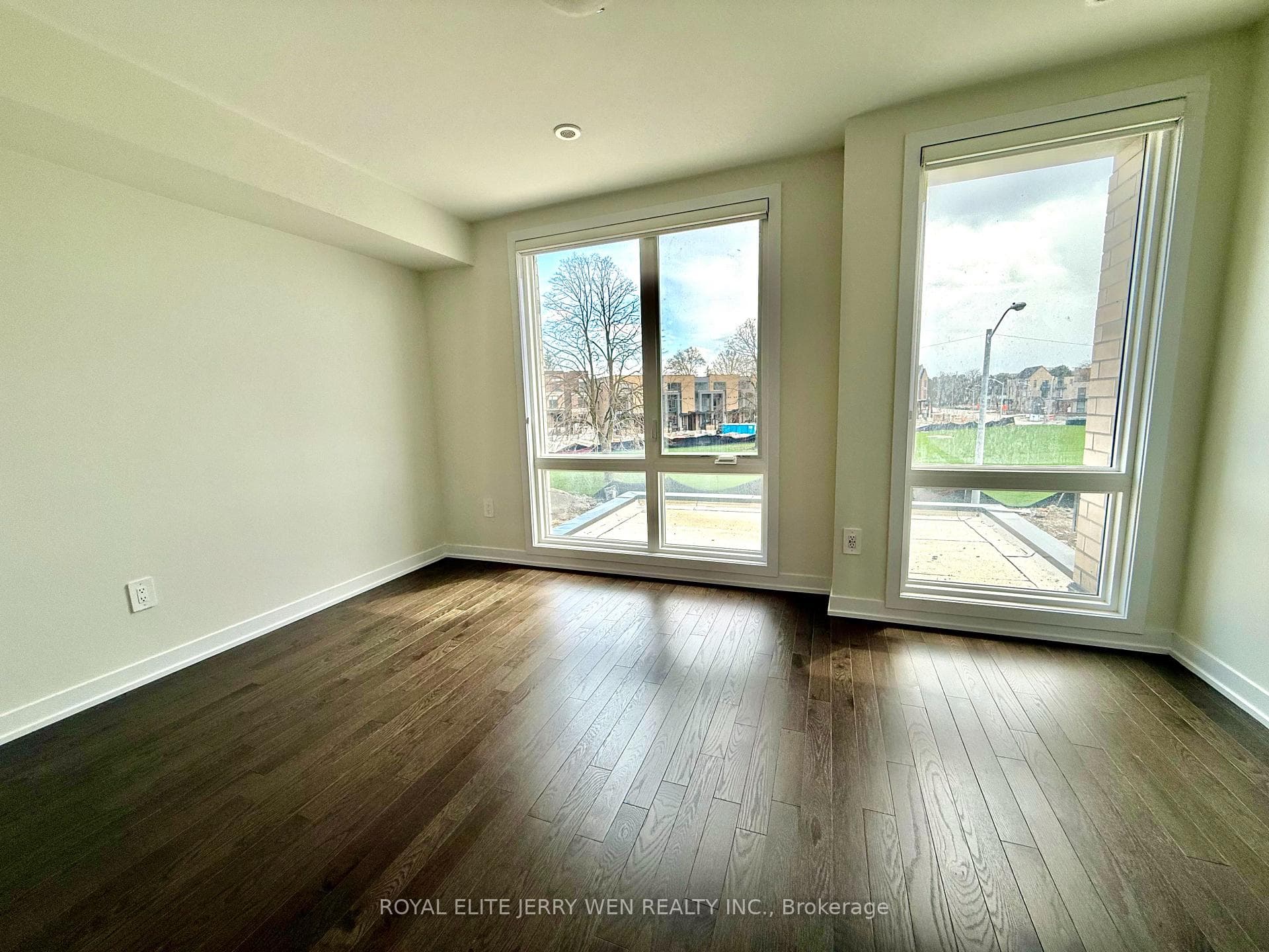 46 Green Gardens Boulevard photo 10