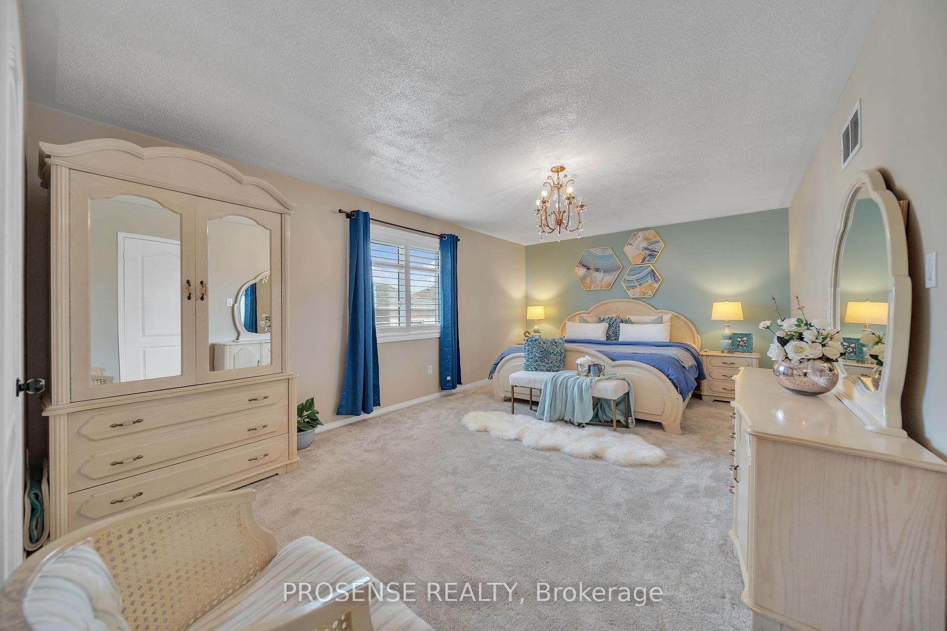 7 Mistycreek Crescent photo 21