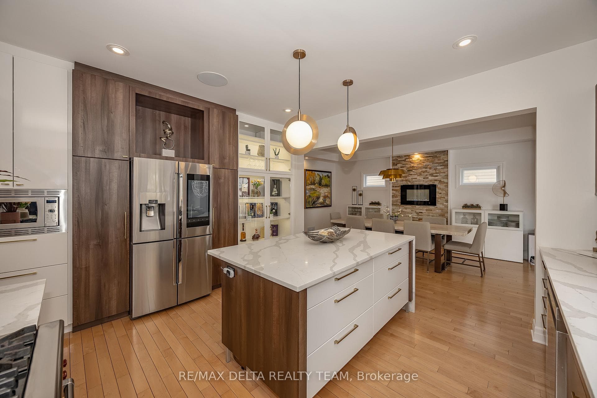 548 Emerald Street photo 12