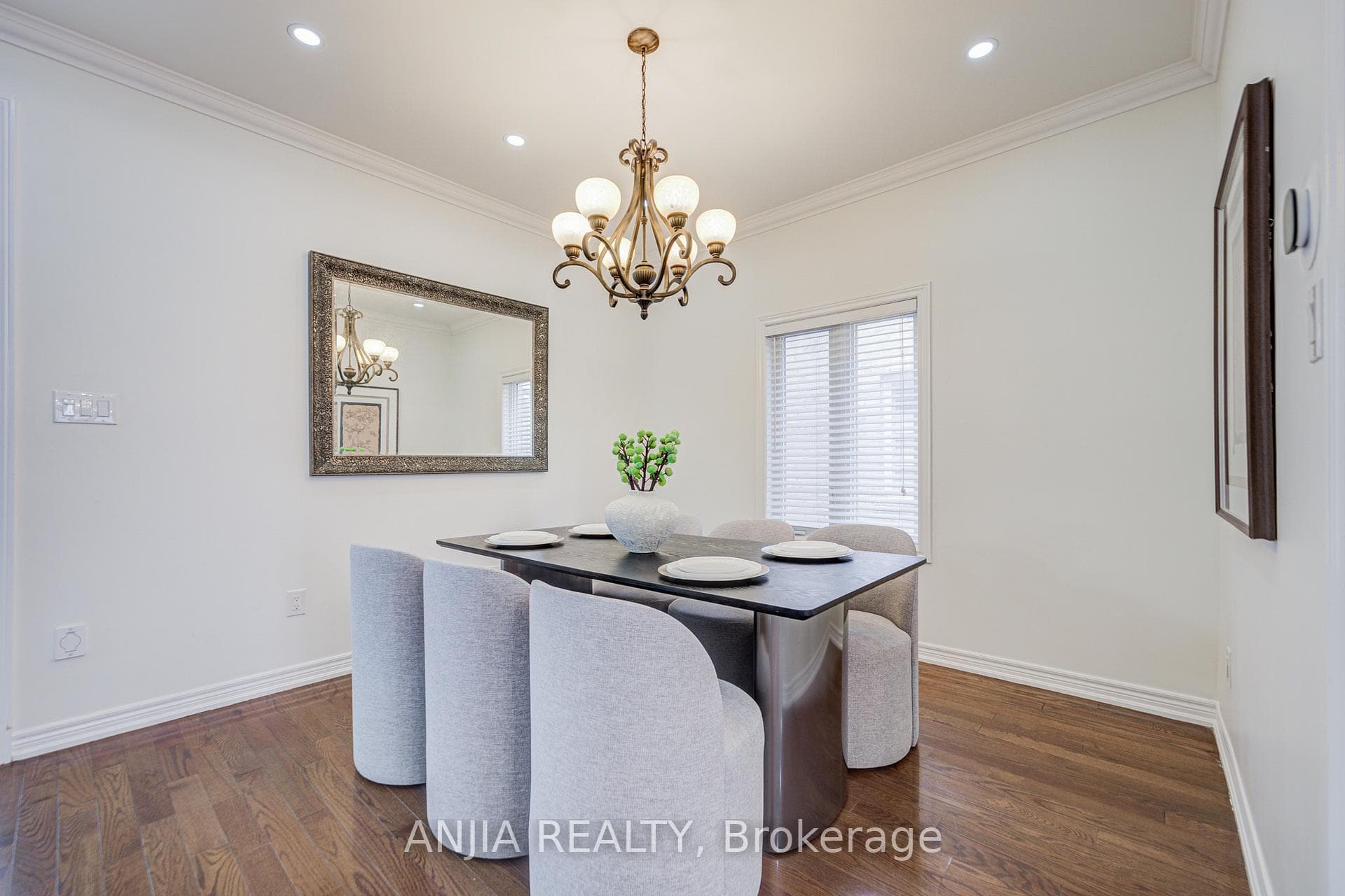 409 Williamson Road photo 8