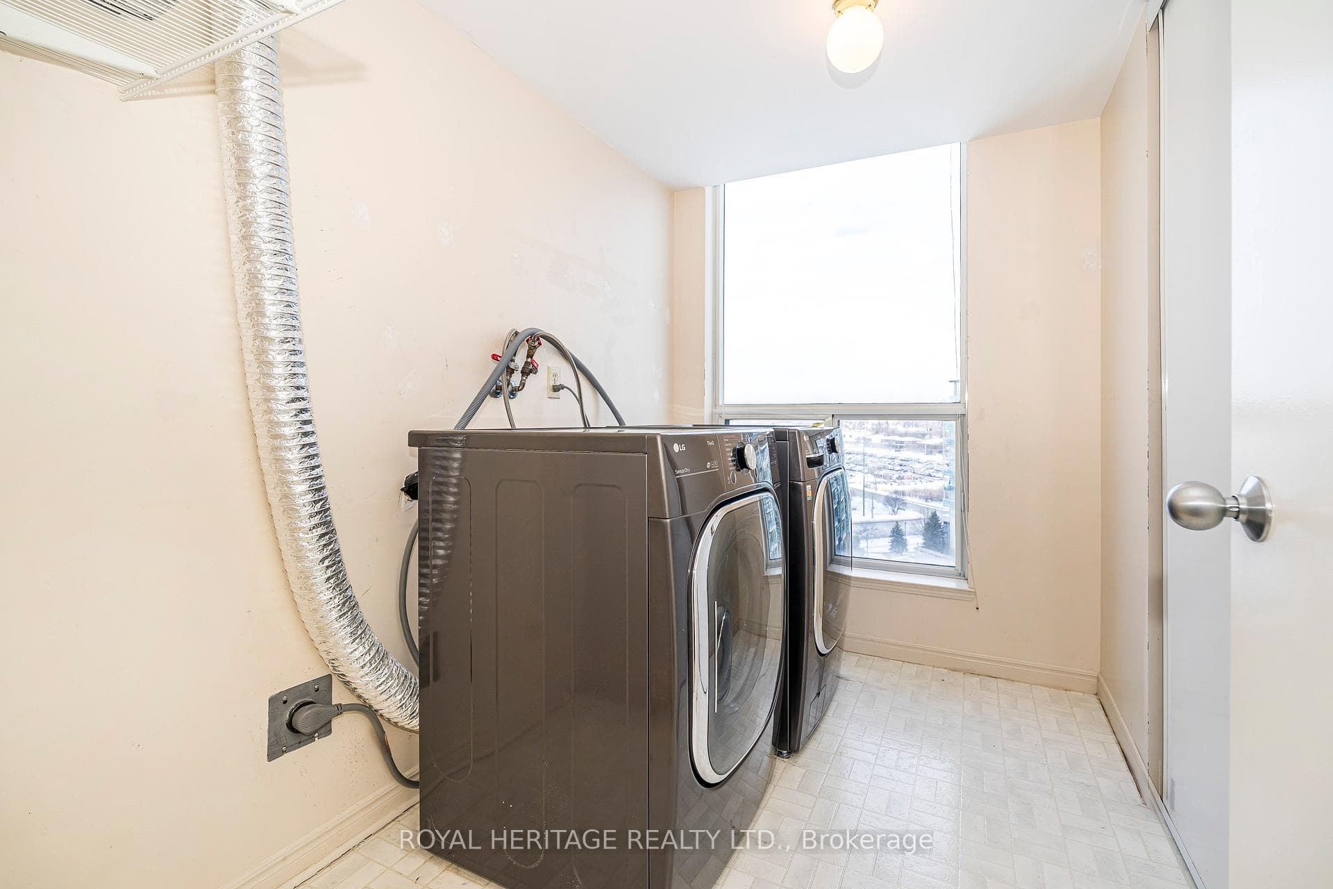 360 Watson Street Unit 901 photo 11